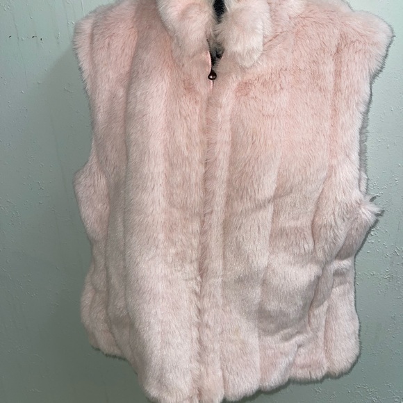 Pink zip up vest. - Picture 1 of 9